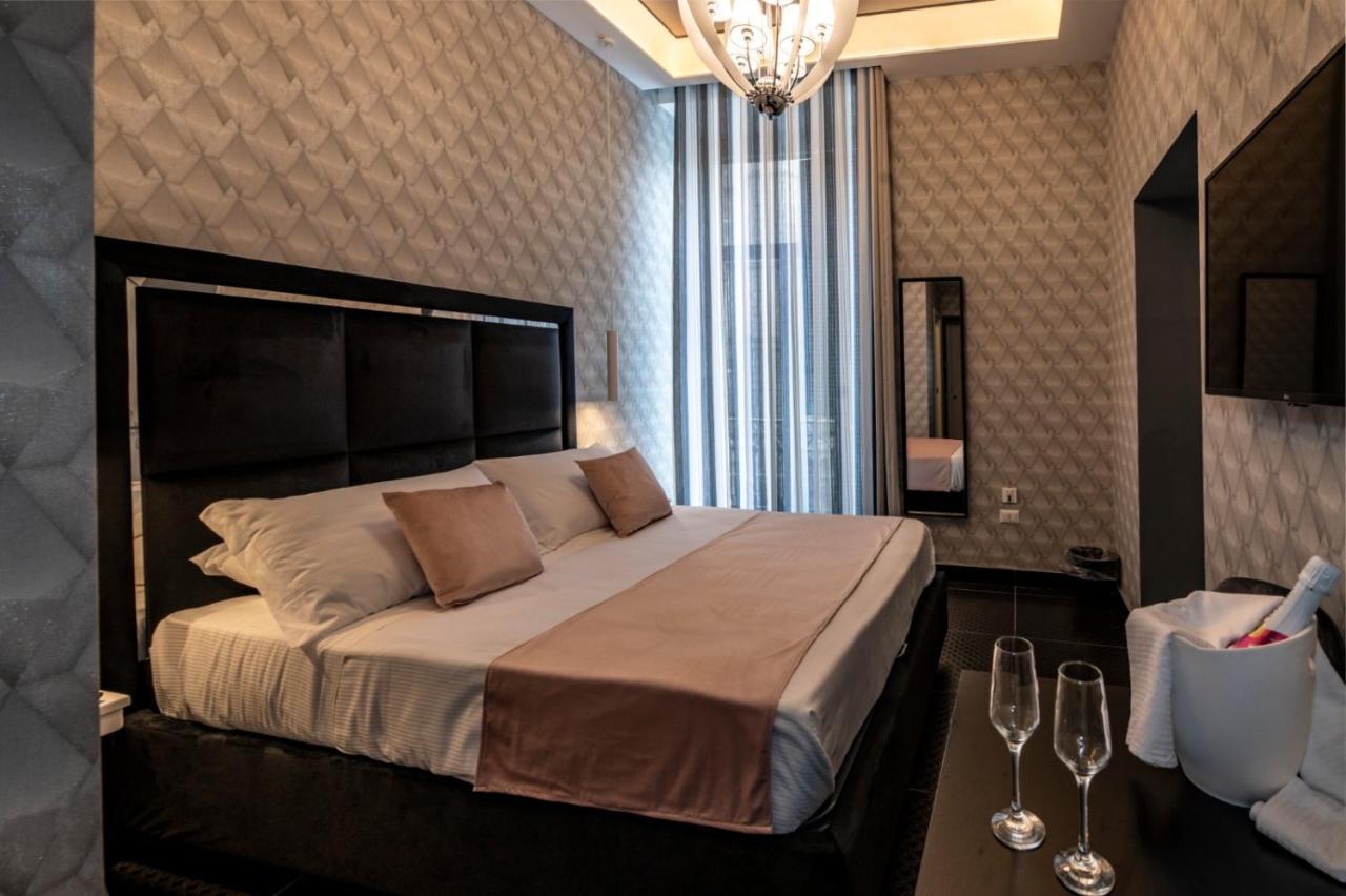 Sole Luxury * Napels